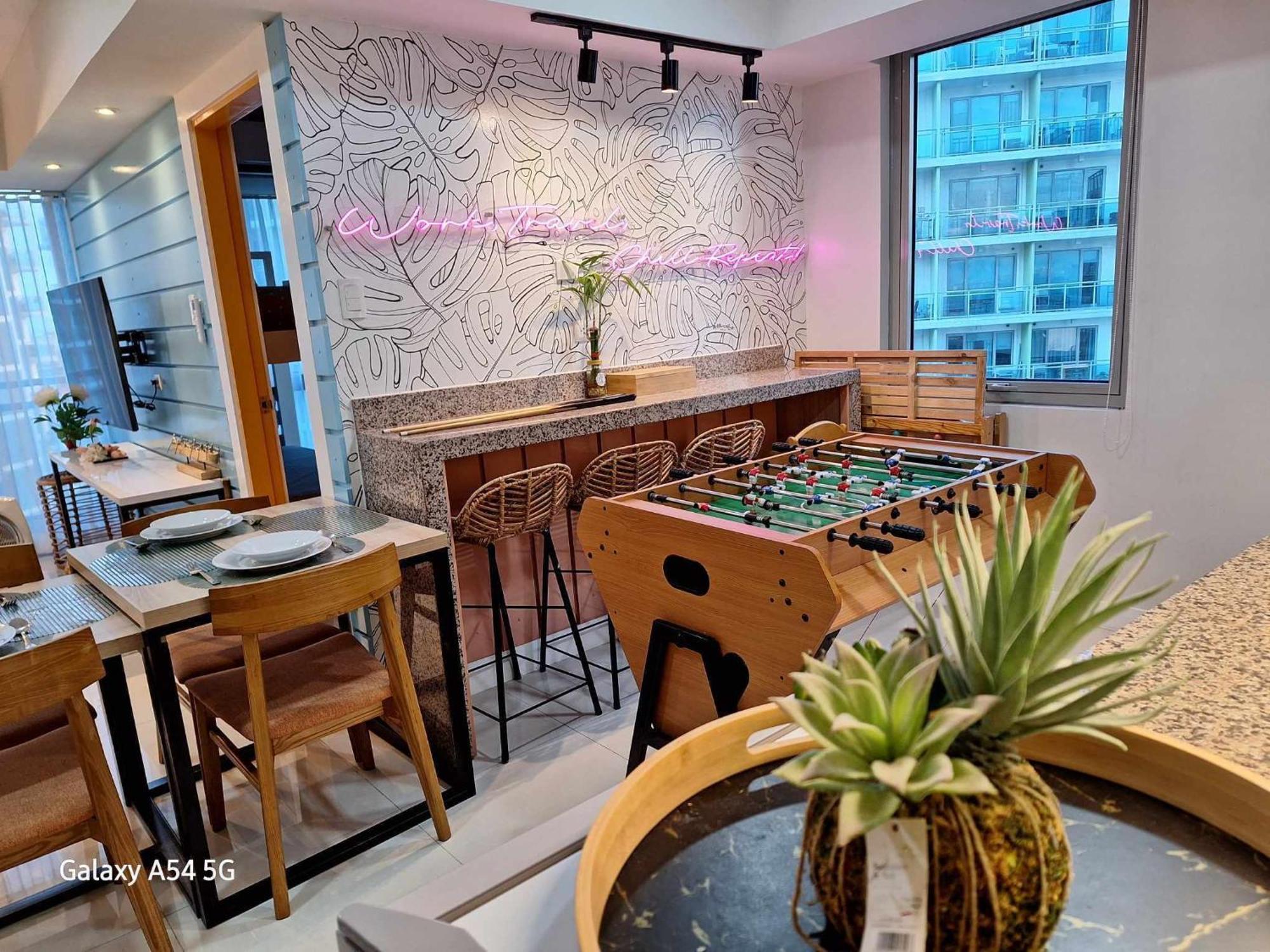 Manila Urban Resort At Azure Extérieur photo