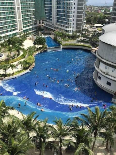 Manila Urban Resort At Azure Extérieur photo