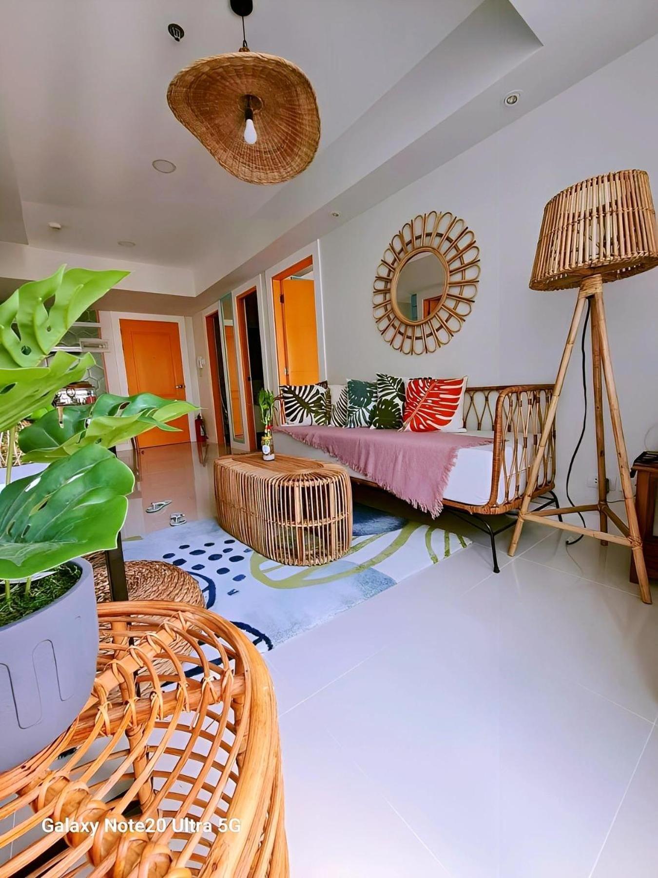 Manila Urban Resort At Azure Extérieur photo