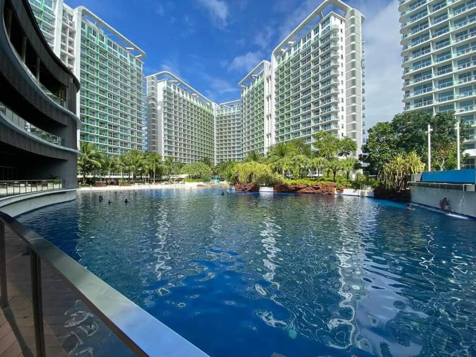 Manila Urban Resort At Azure Extérieur photo