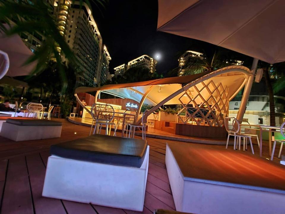 Manila Urban Resort At Azure Extérieur photo