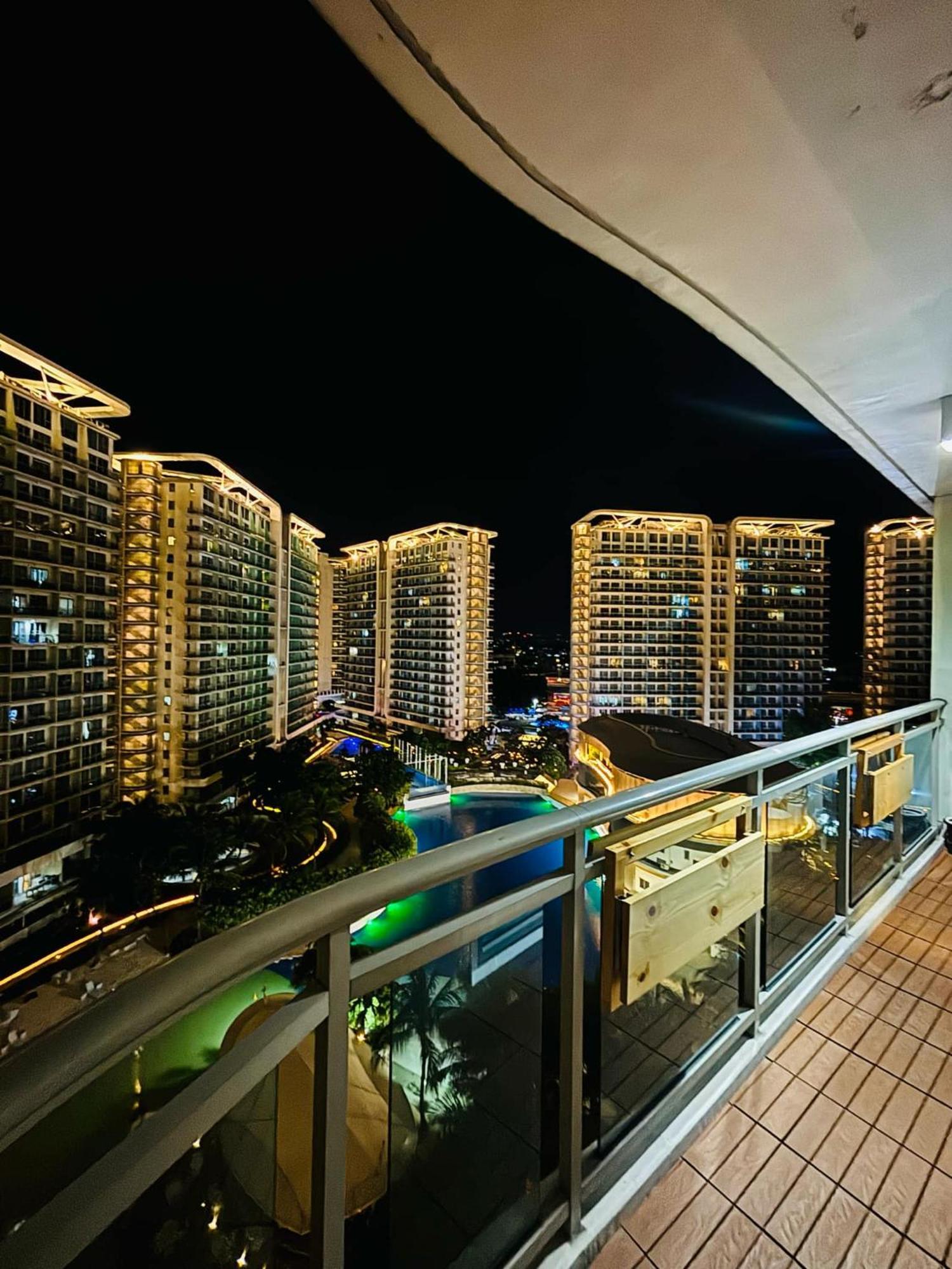 Manila Urban Resort At Azure Extérieur photo