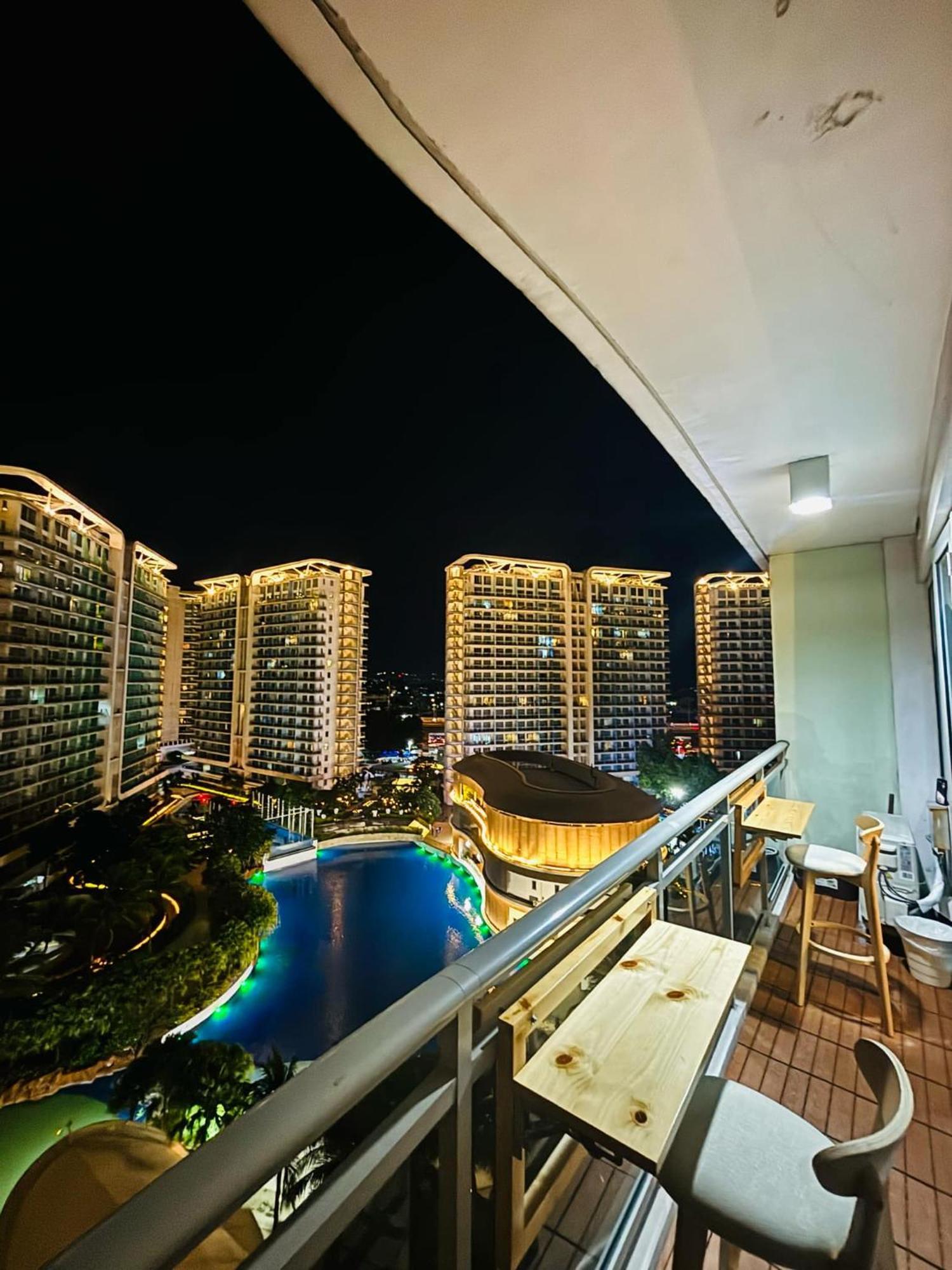 Manila Urban Resort At Azure Extérieur photo