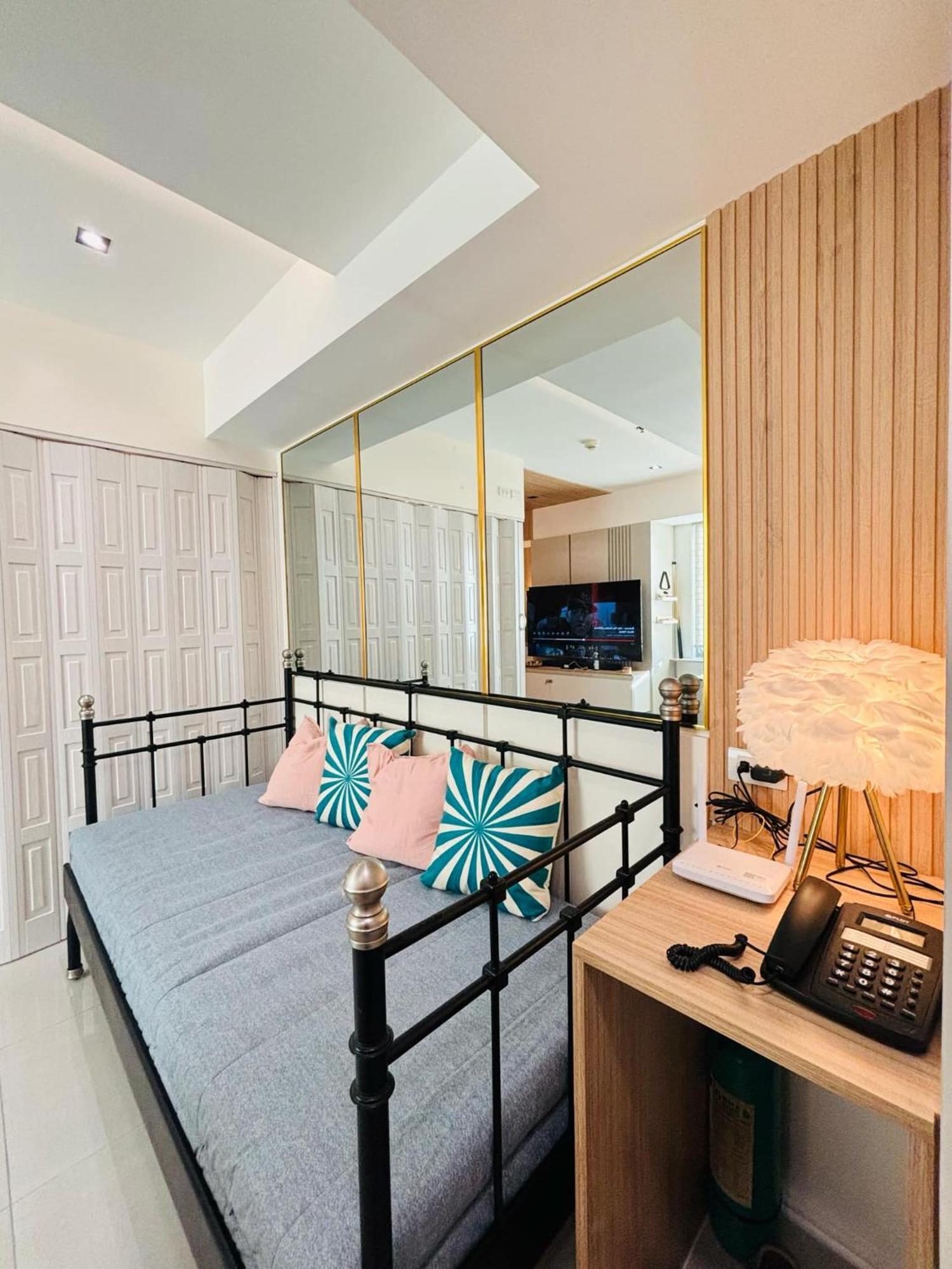 Manila Urban Resort At Azure Extérieur photo