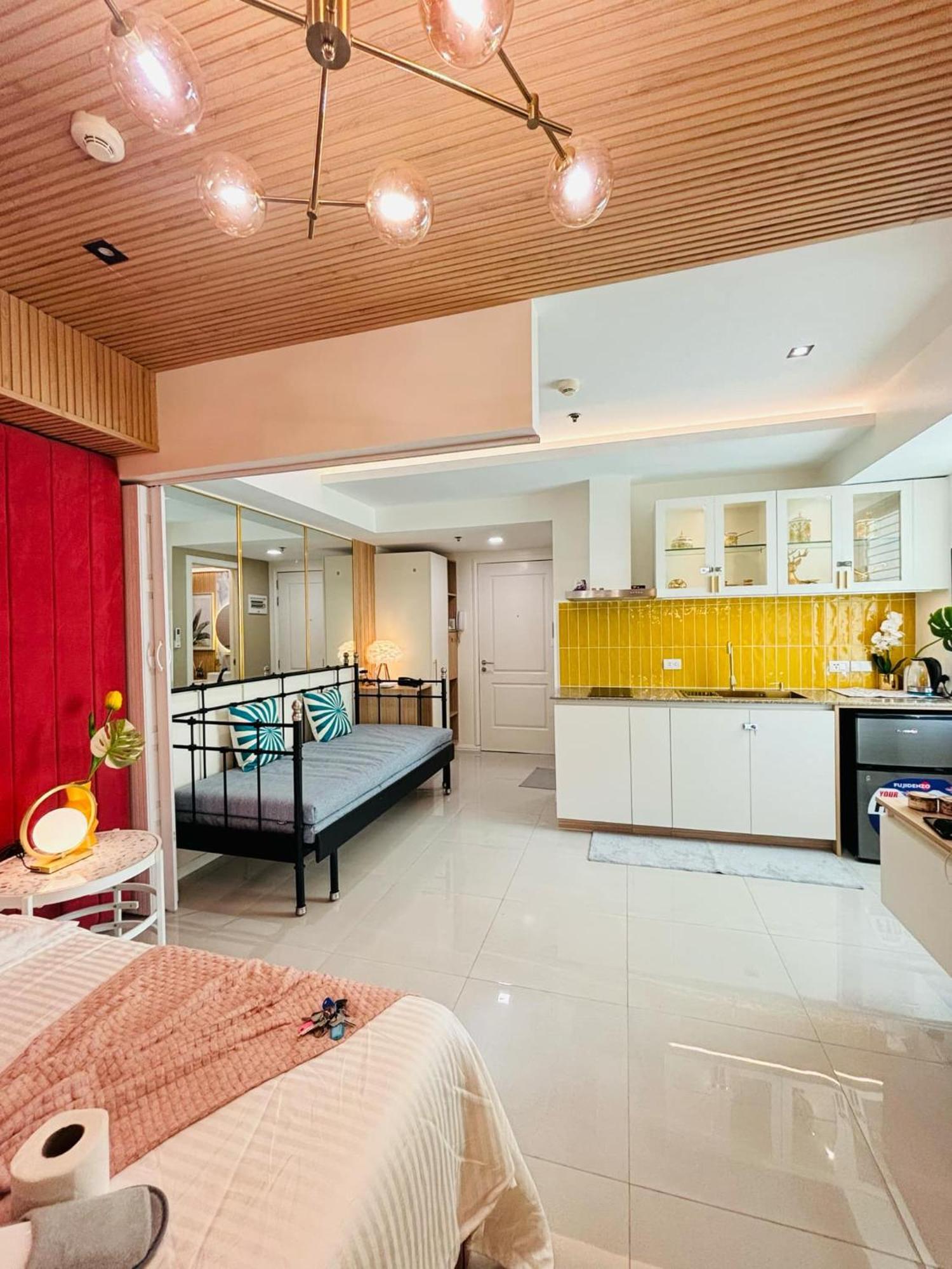 Manila Urban Resort At Azure Extérieur photo