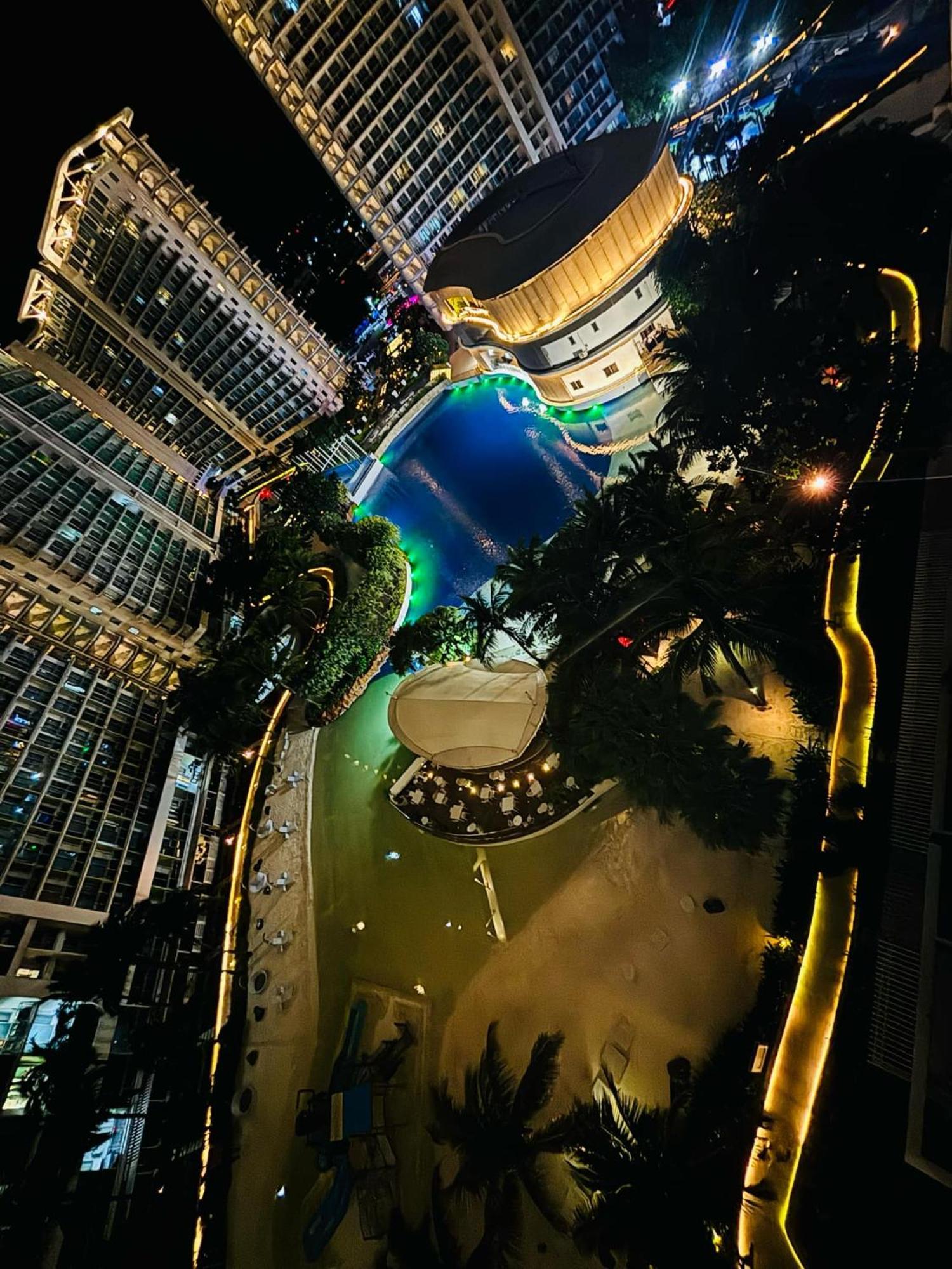 Manila Urban Resort At Azure Extérieur photo